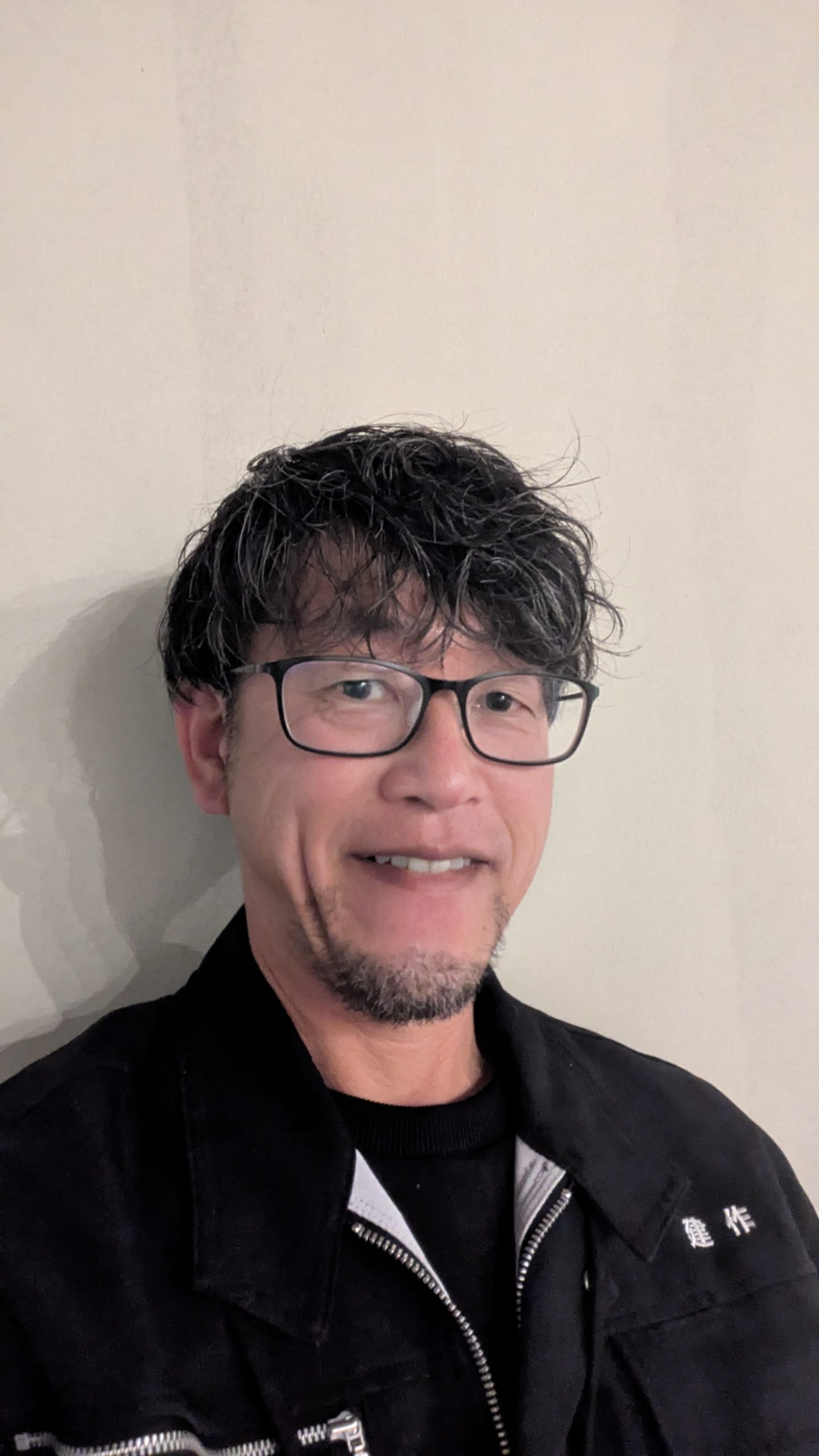 ⑤建作 代表 塩田憲作